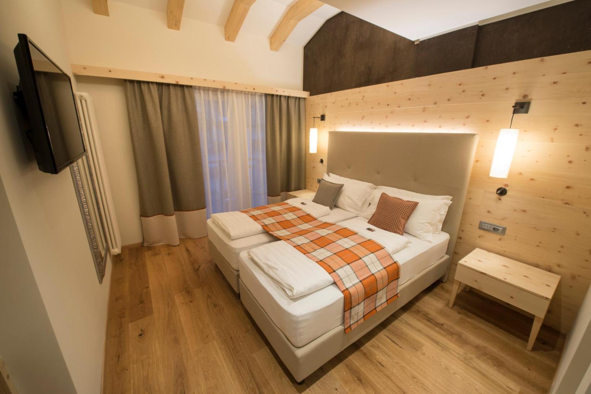 Active Hotel Monte Giner Mezzana  Exterior photo