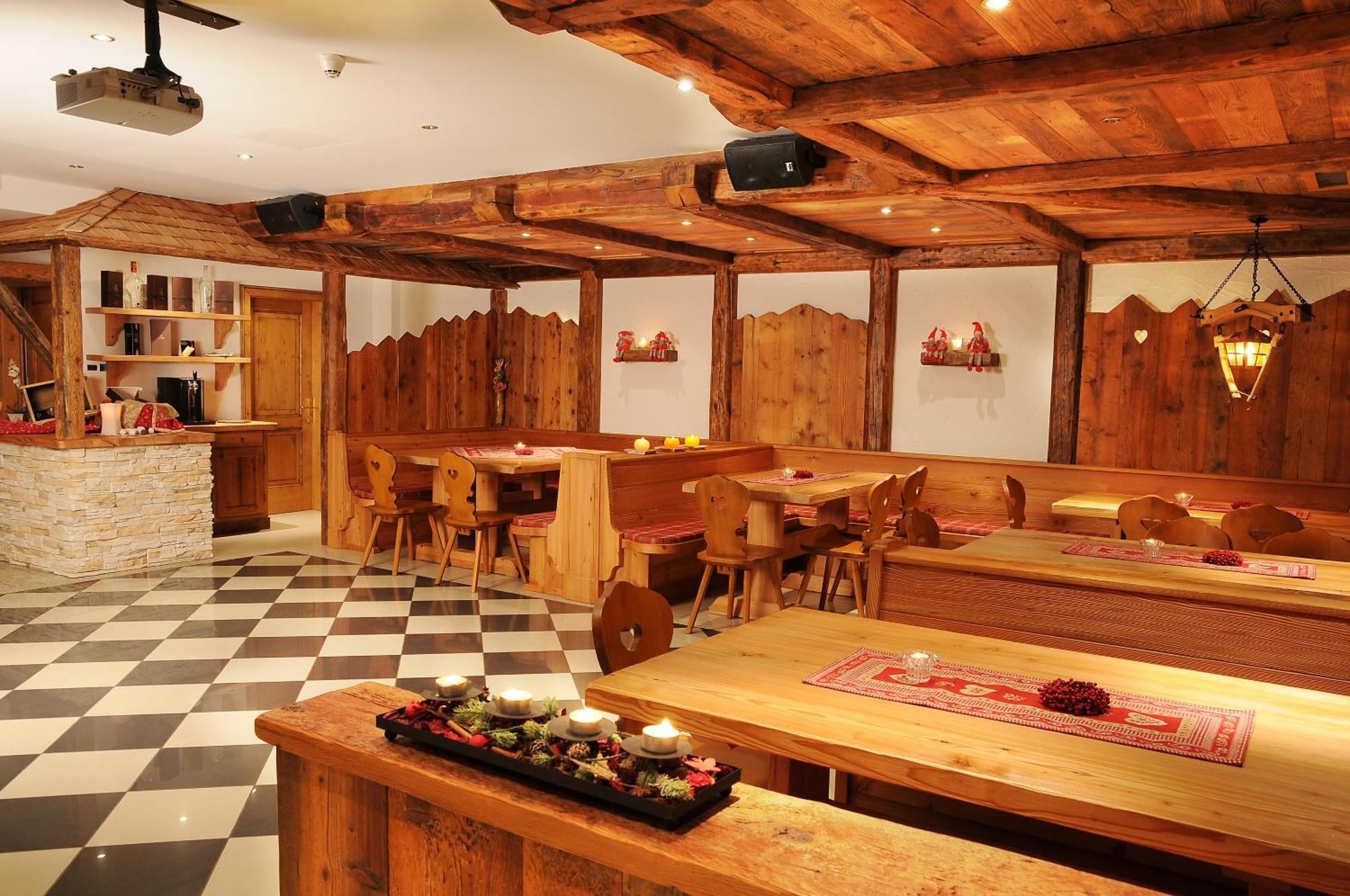 Active Hotel Monte Giner Mezzana  Exterior photo
